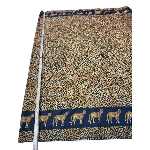 Animal Print Scarf Or Wrap With Cheetah Border & Tassel Detail 37" X 42" Polyest - Picture 2 of 5